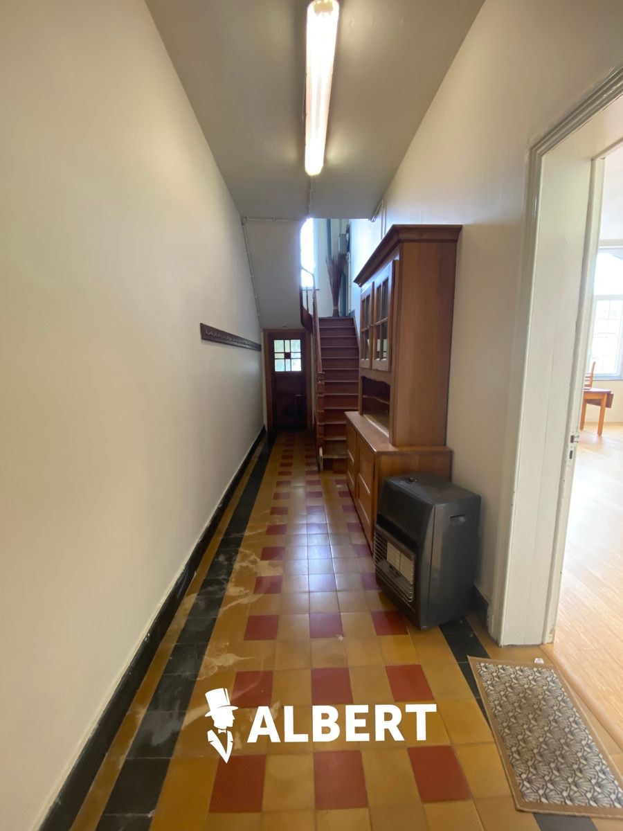 Prachtig gerenoveerde ruime woning (oude school) in Dinant! foto 20