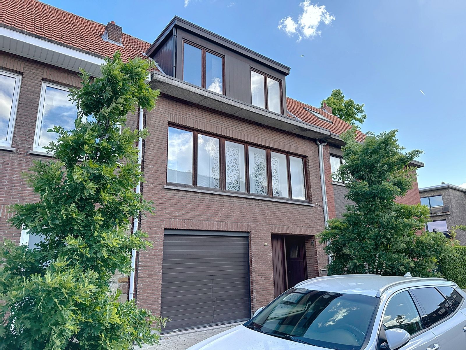 Goed onderhouden beletage op wandelafstand van centrum foto {{pictureIndex}}