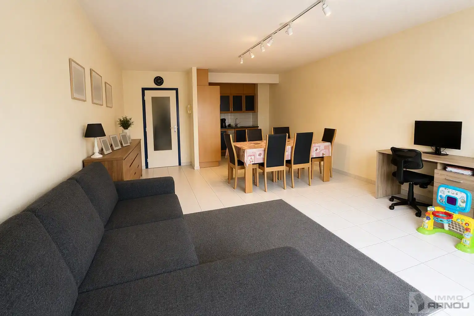 Verzorgd 2-slaapkamerappartement met autostandplaats op toplocatie in Deinze foto 3