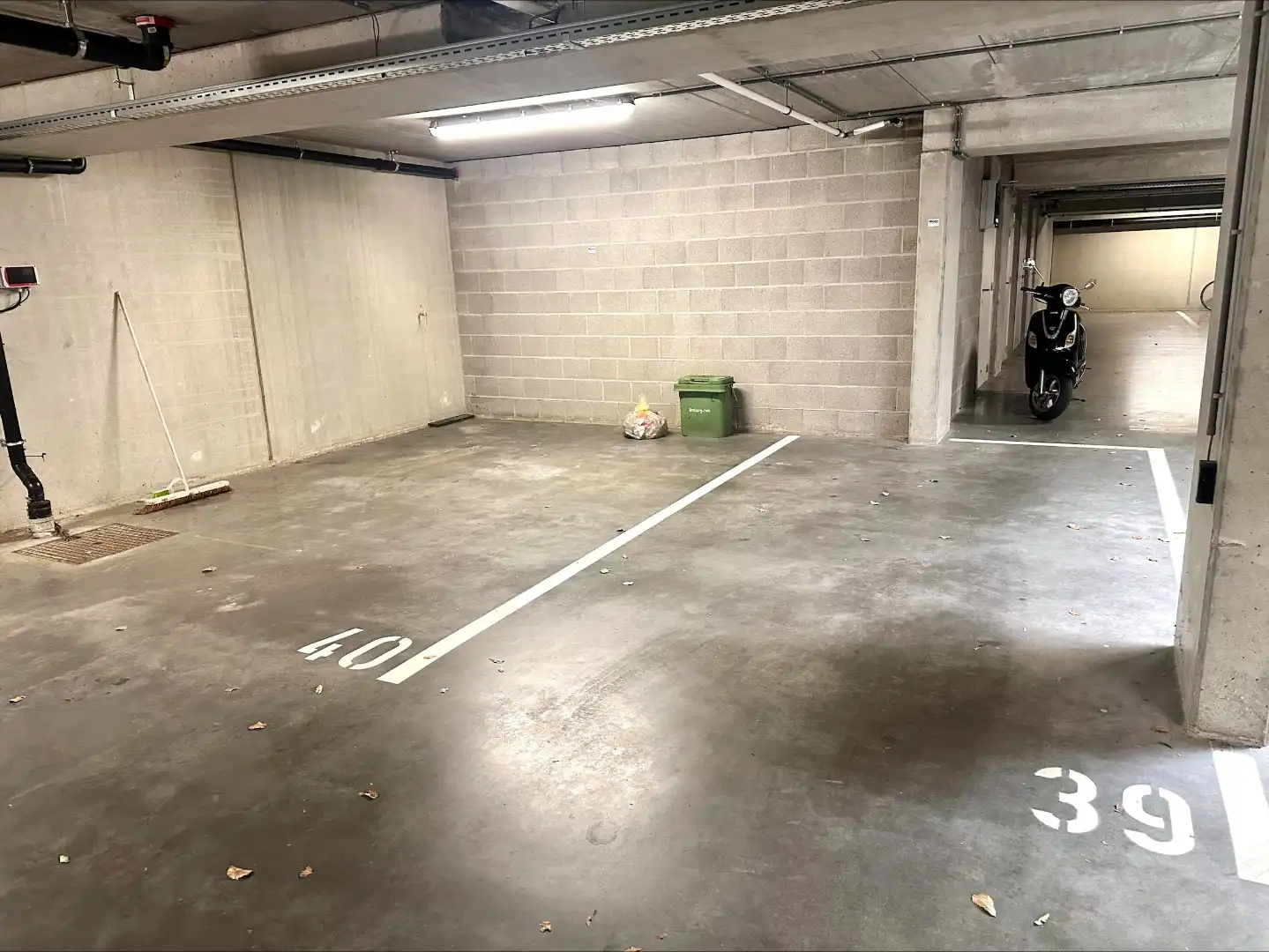 2 ondergrondse autostaanplaatsen, vlotte bereikbaarheid centrum foto 3