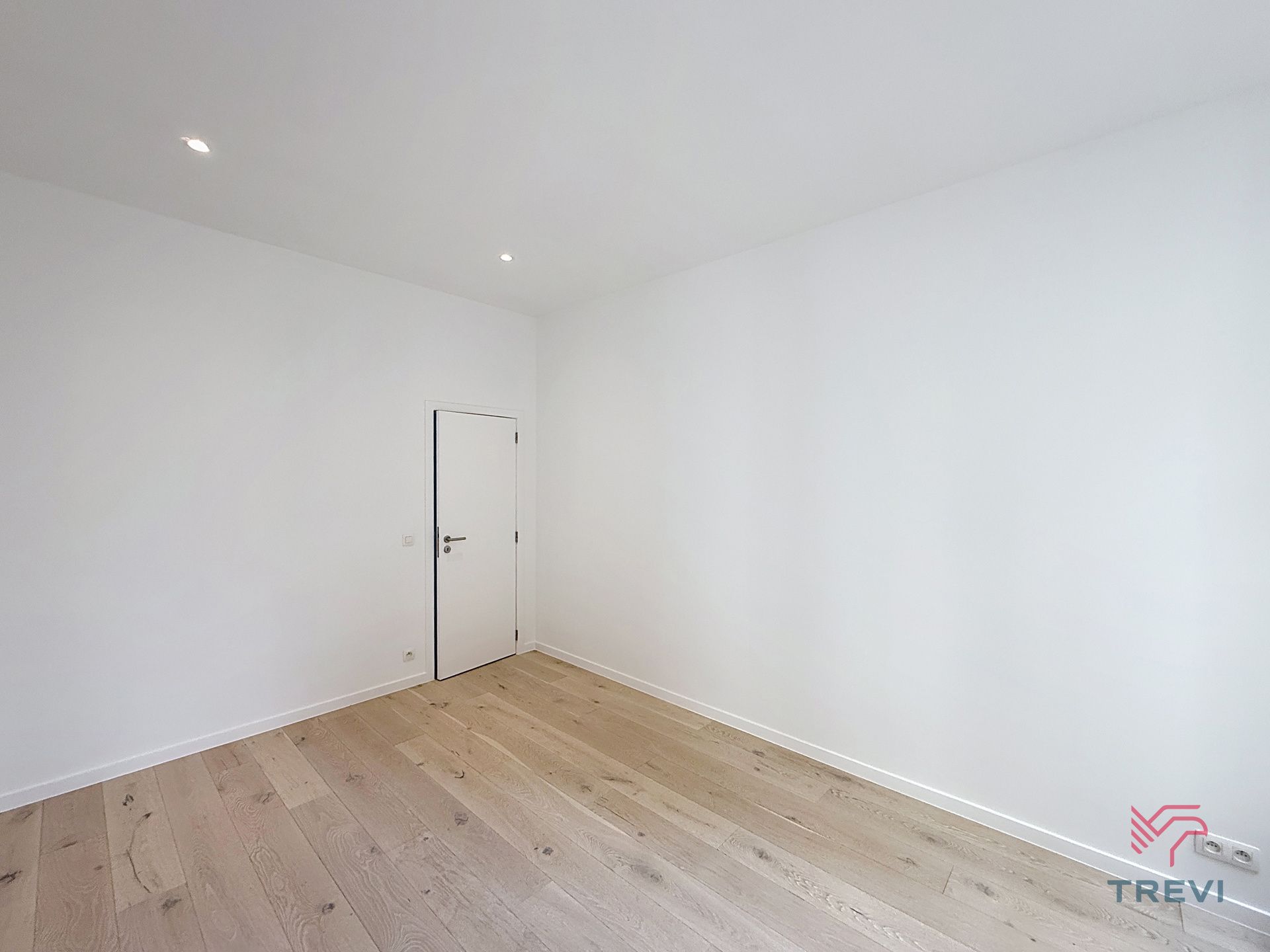 Volledig gerenoveerd 3bed appartement in het centrum  foto 11