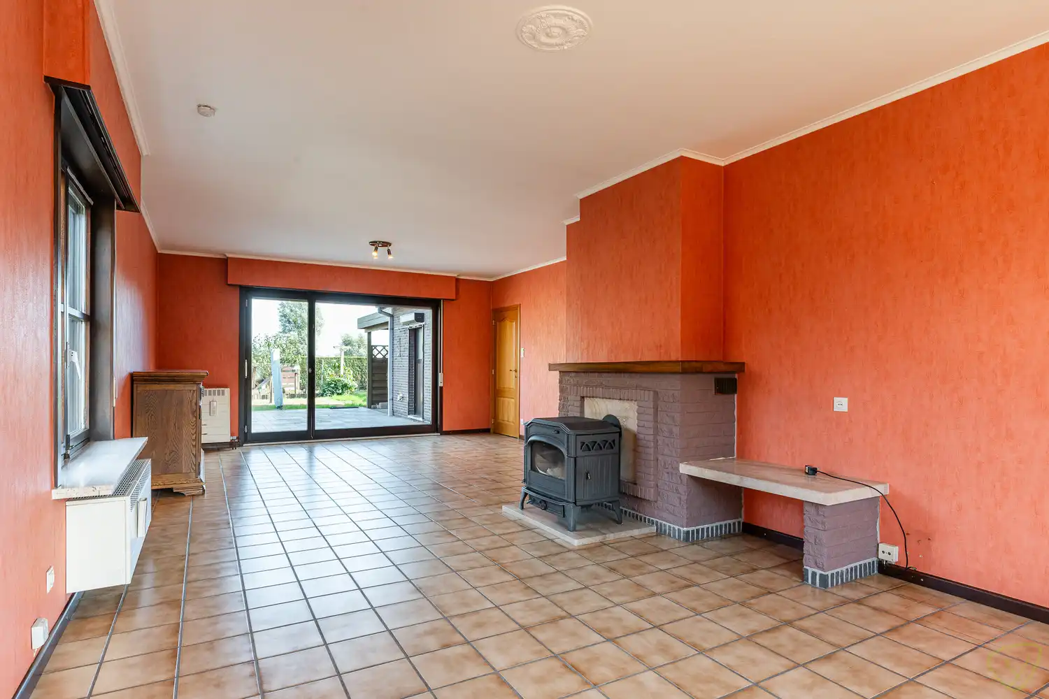 Charmant huis te koop op een gunsitge locatie in Oosteeklo - Perfect voor wie op zoek is naar een nieuwe thuis in alle rust! foto 4
