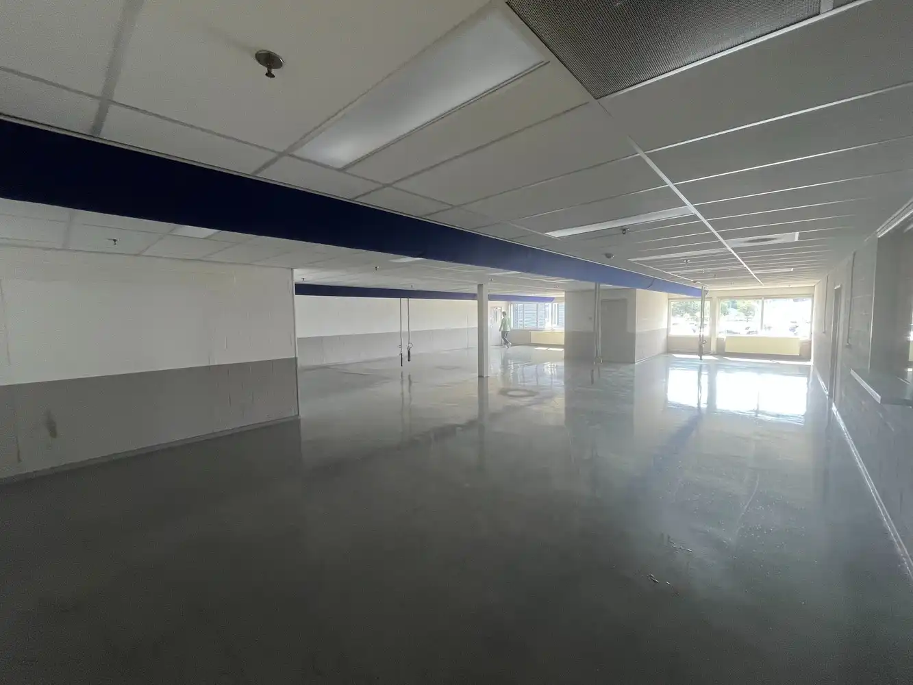 12.205m² logistiek magazijn met kantoren foto 15