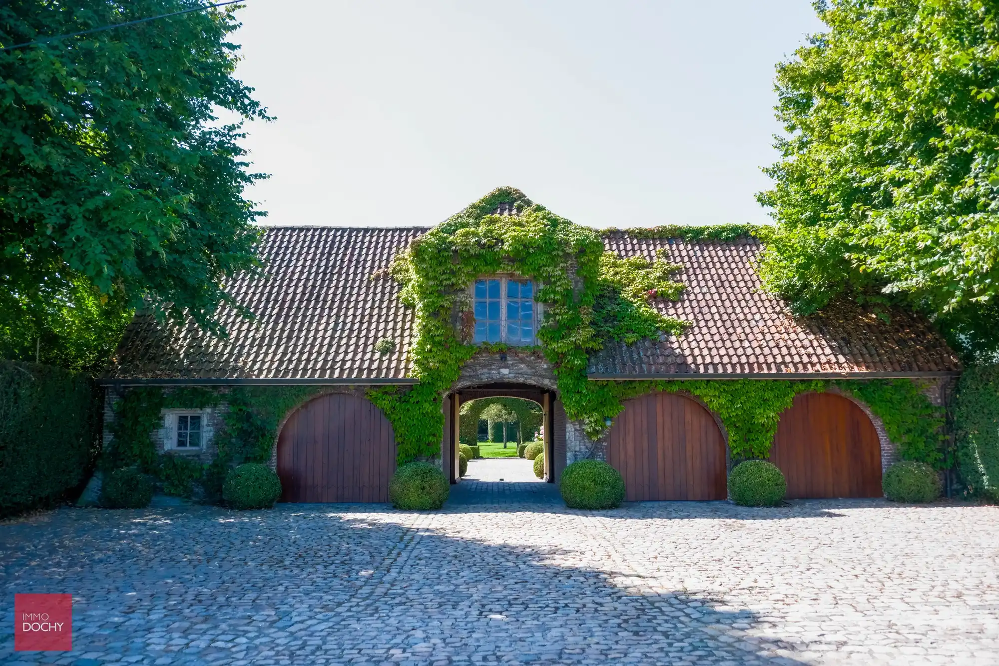 Ruim villa-landhuis met zwembad en poolhouse foto 4