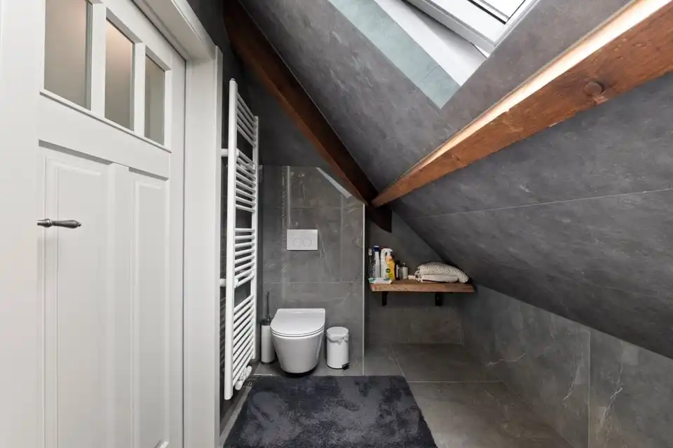 RUIME, GERENOVEERDE OPEN BEBOUWING MET 6 SLKS EN KNAPPE TUIN IN ALKEN foto 30