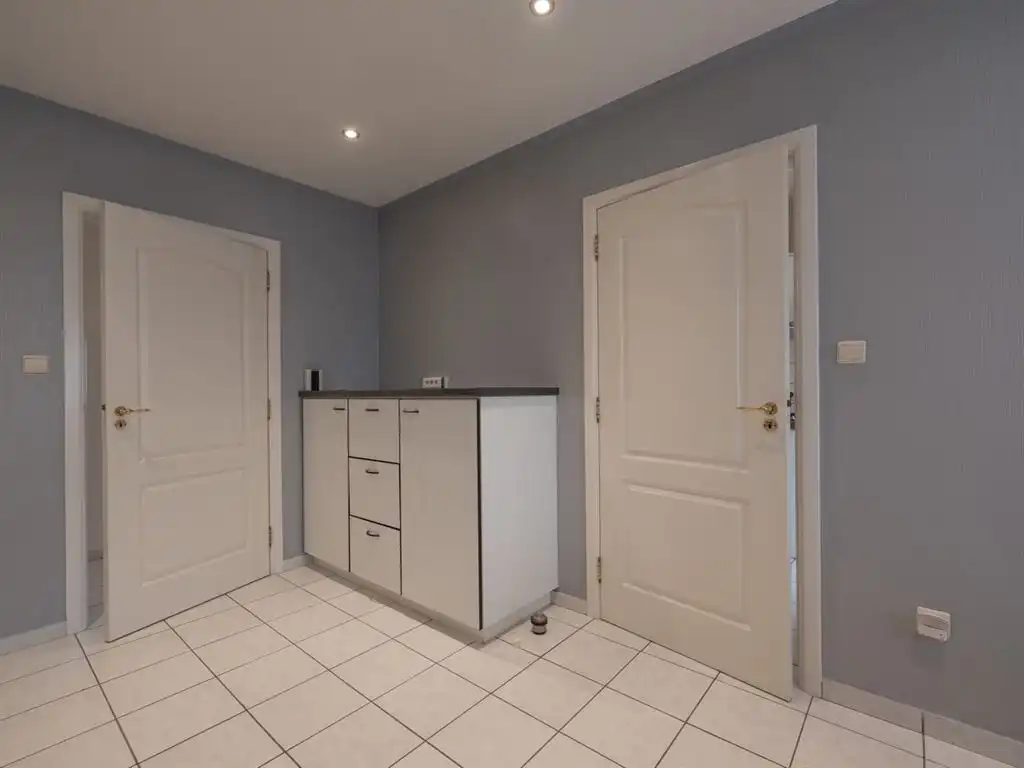 Zeer goed onderhouden vrijstaande woning met veranda en carport foto 20