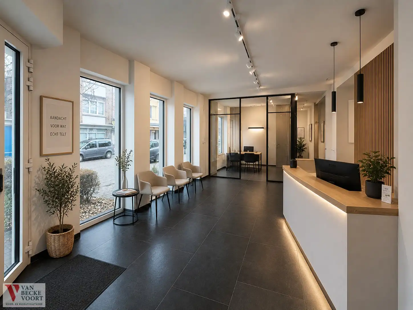 Handelsgelijkvloers 53 m² + kelder 58 m² foto 2