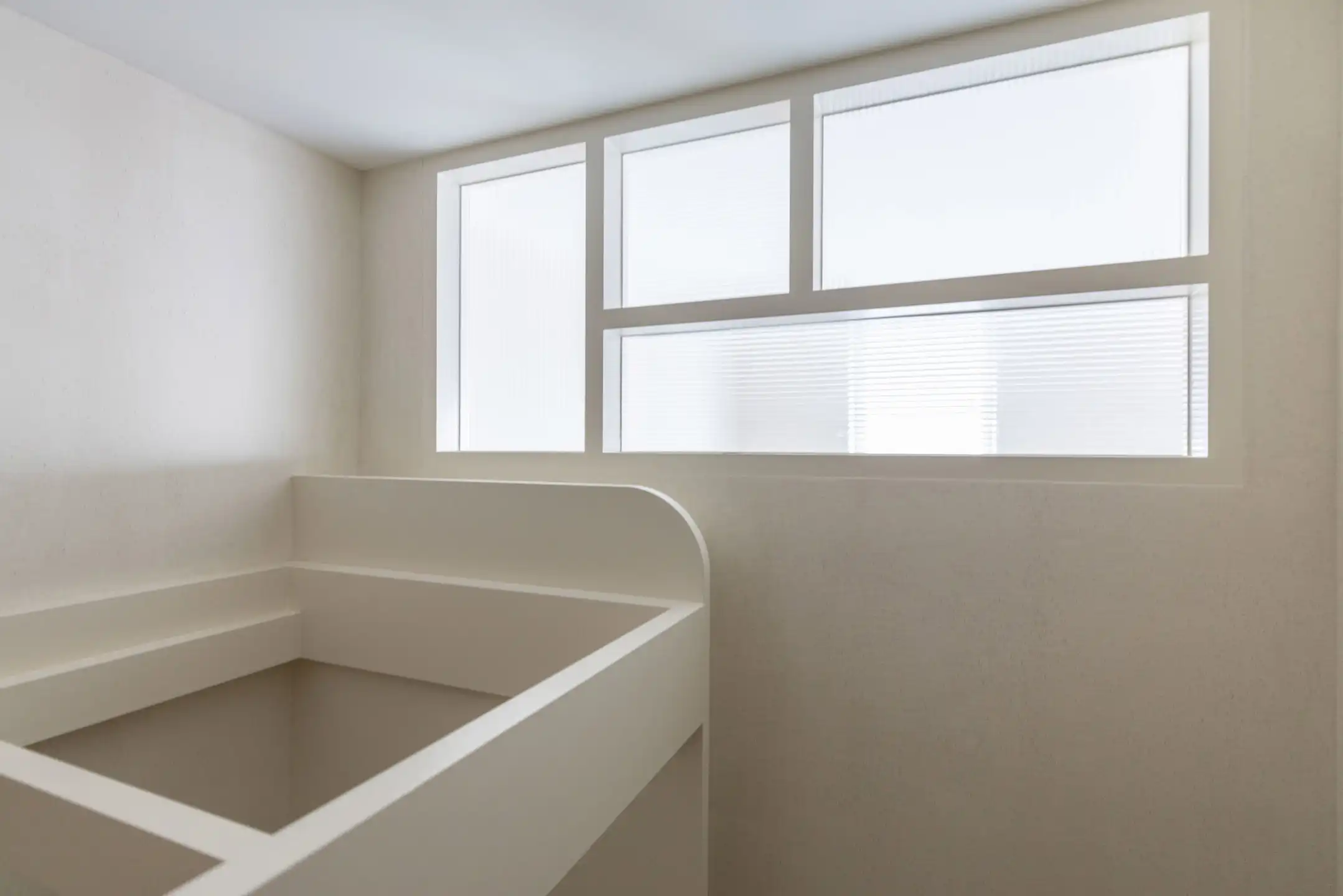 Gerenoveerd luxe appartement aan de zeedijk te Knokke-Heist foto 7