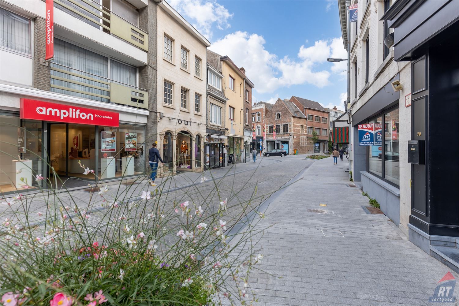 Opbrengsteigendom met 3 eenheden op toplocatie foto 14