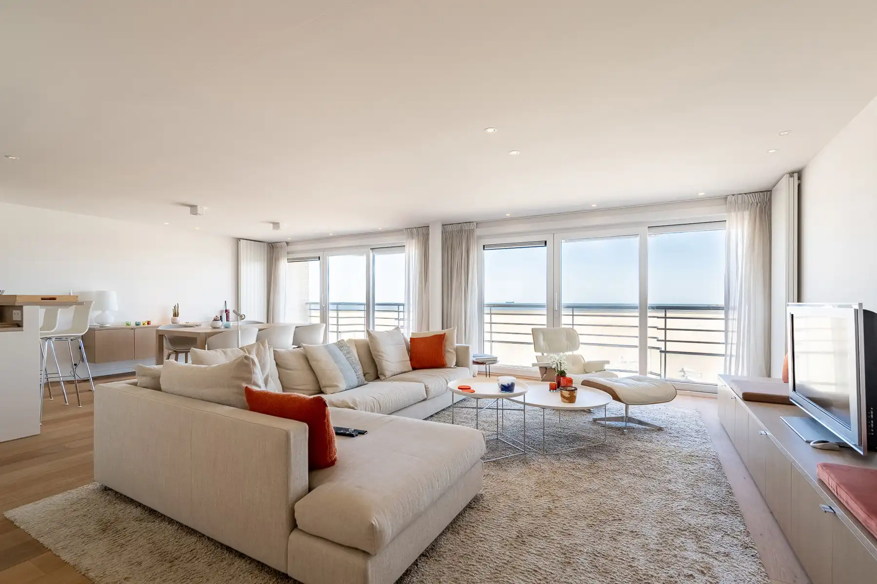 Stijvol afgewerkt appartement met frontaal zeezicht te Zeebrugge foto 3