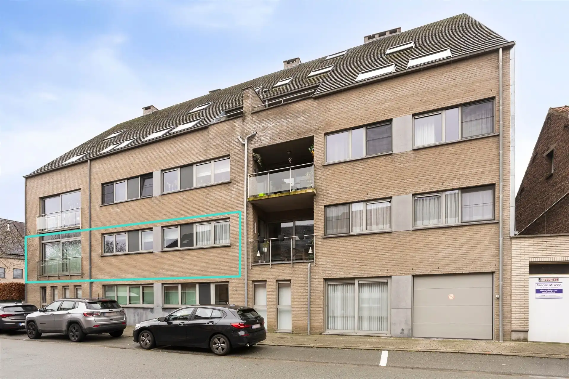 Ruim appartement met 2 ruime kamers en terras te Merchtem  foto {{pictureIndex}}