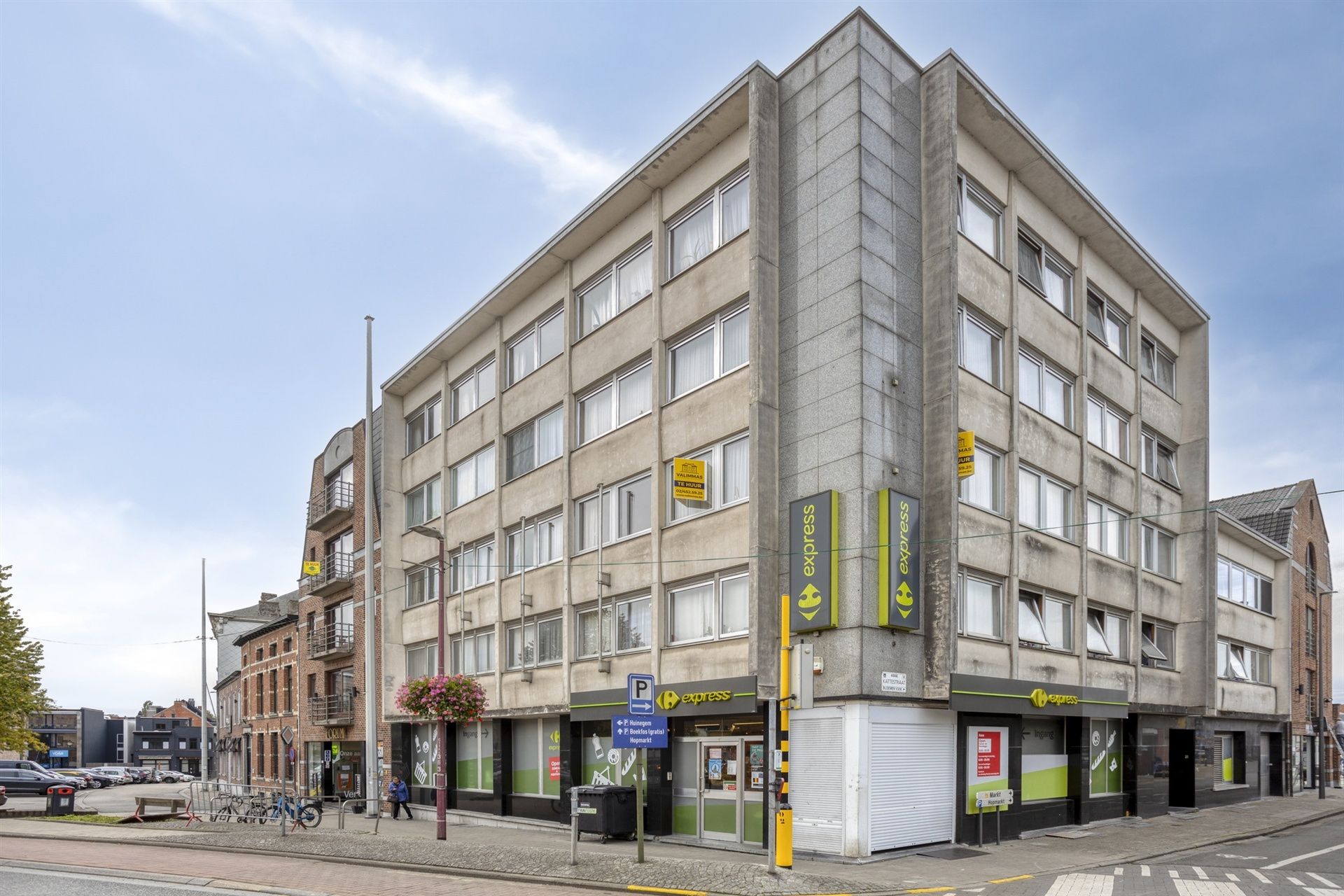 Zeer ruim, zonovergoten appartement met 3 slaapkamers! foto 2