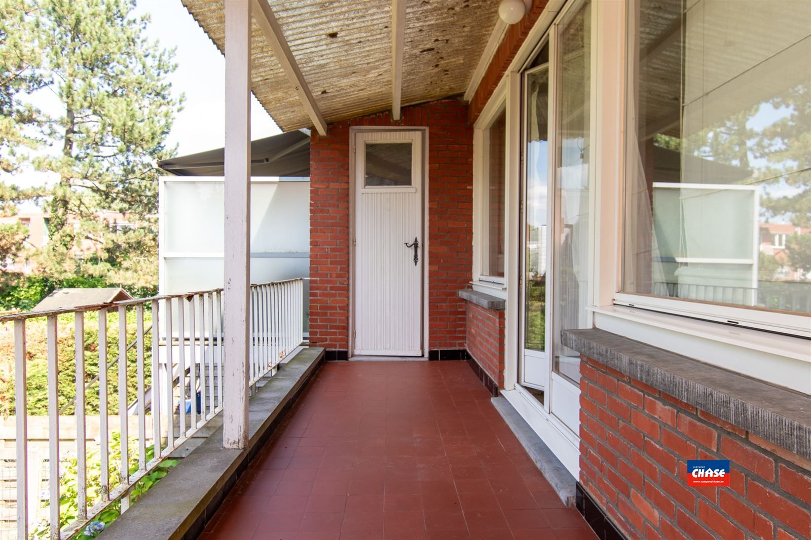 Bel-étage met drie slaapkamers en tuin foto 8