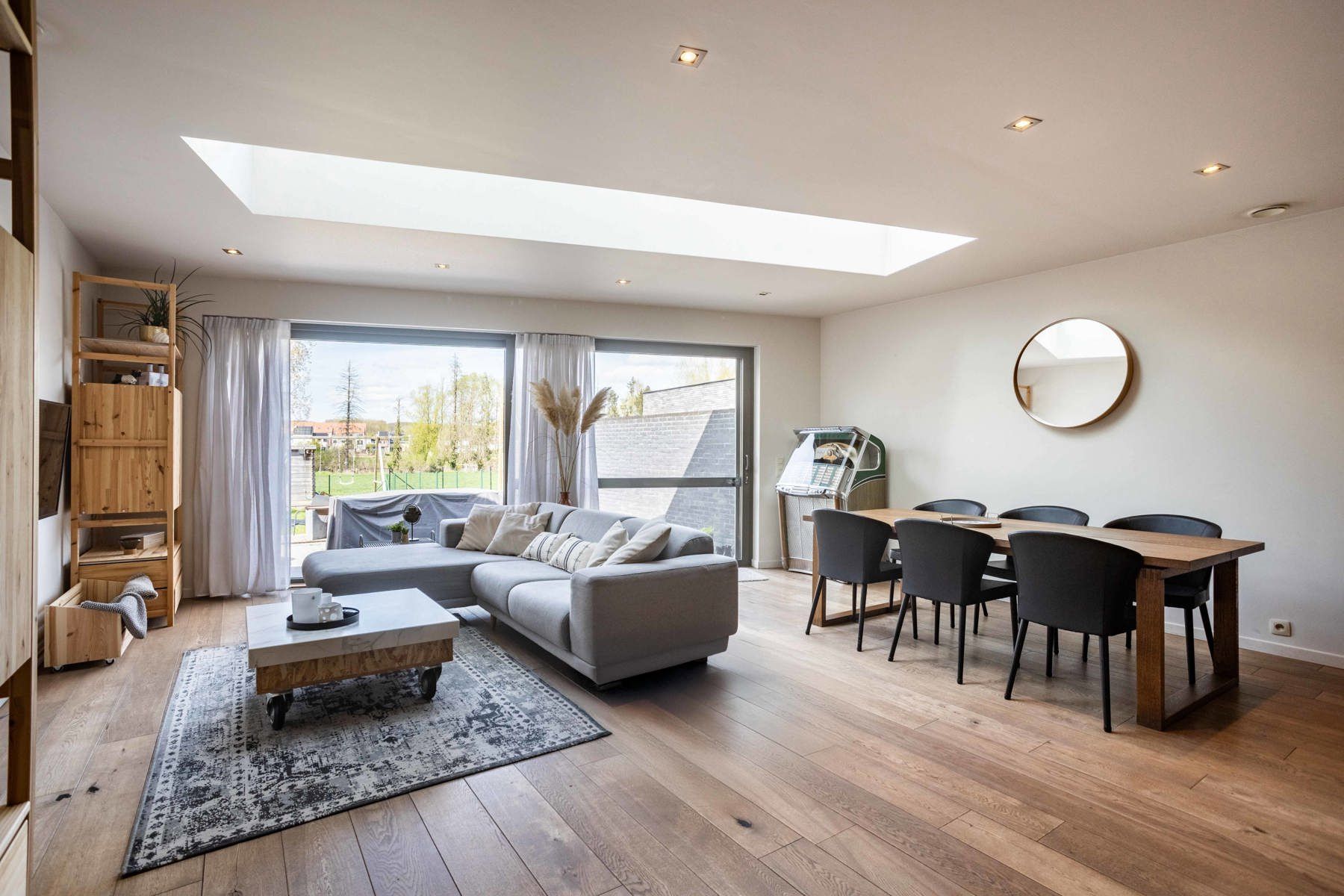 Te Koop: Instapklare woning met 4 slaapkamers te Herzele foto {{pictureIndex}}