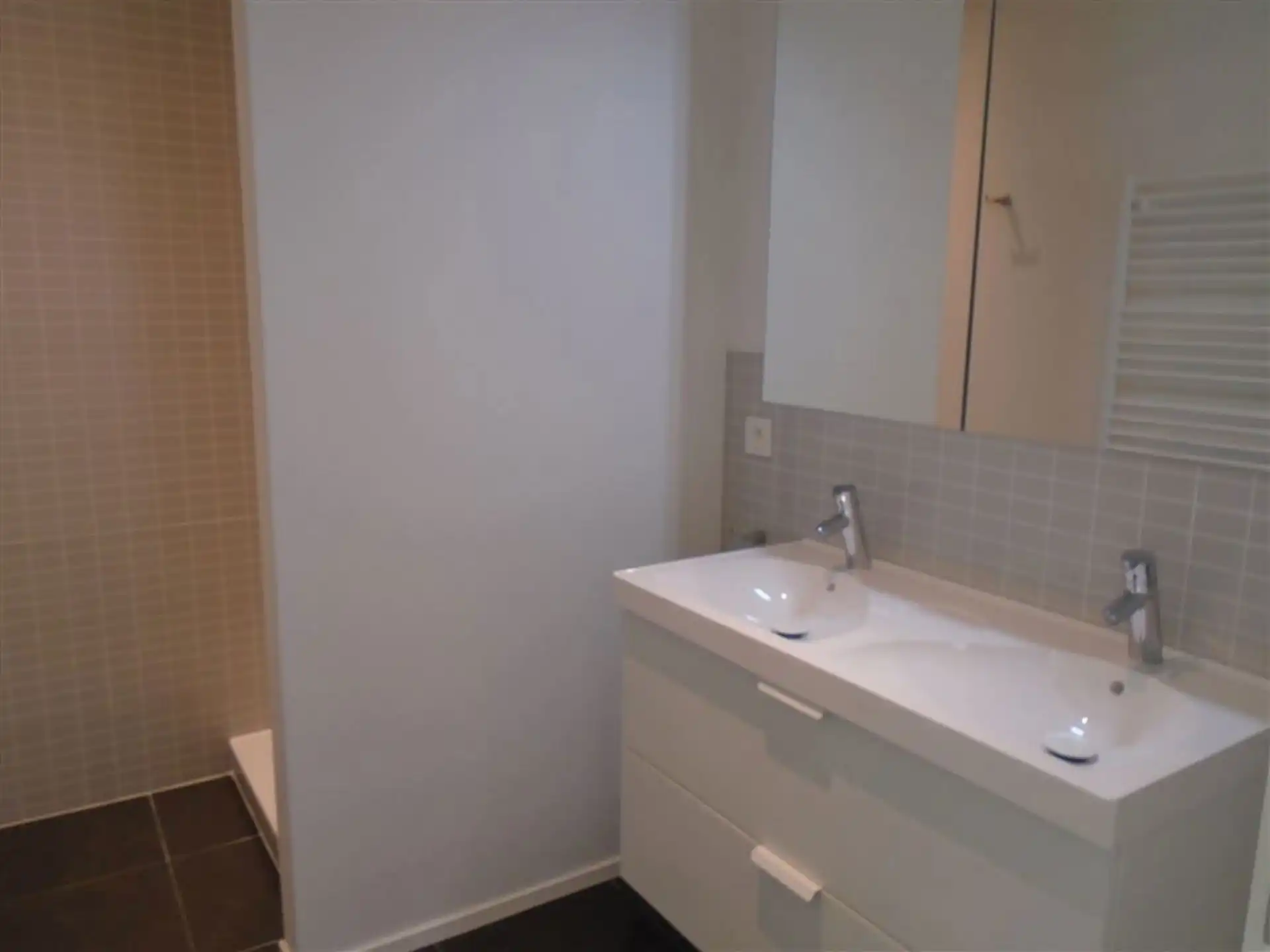Huis met 3 slaapkamers, volledig gerenoveerd in 2016 foto 13