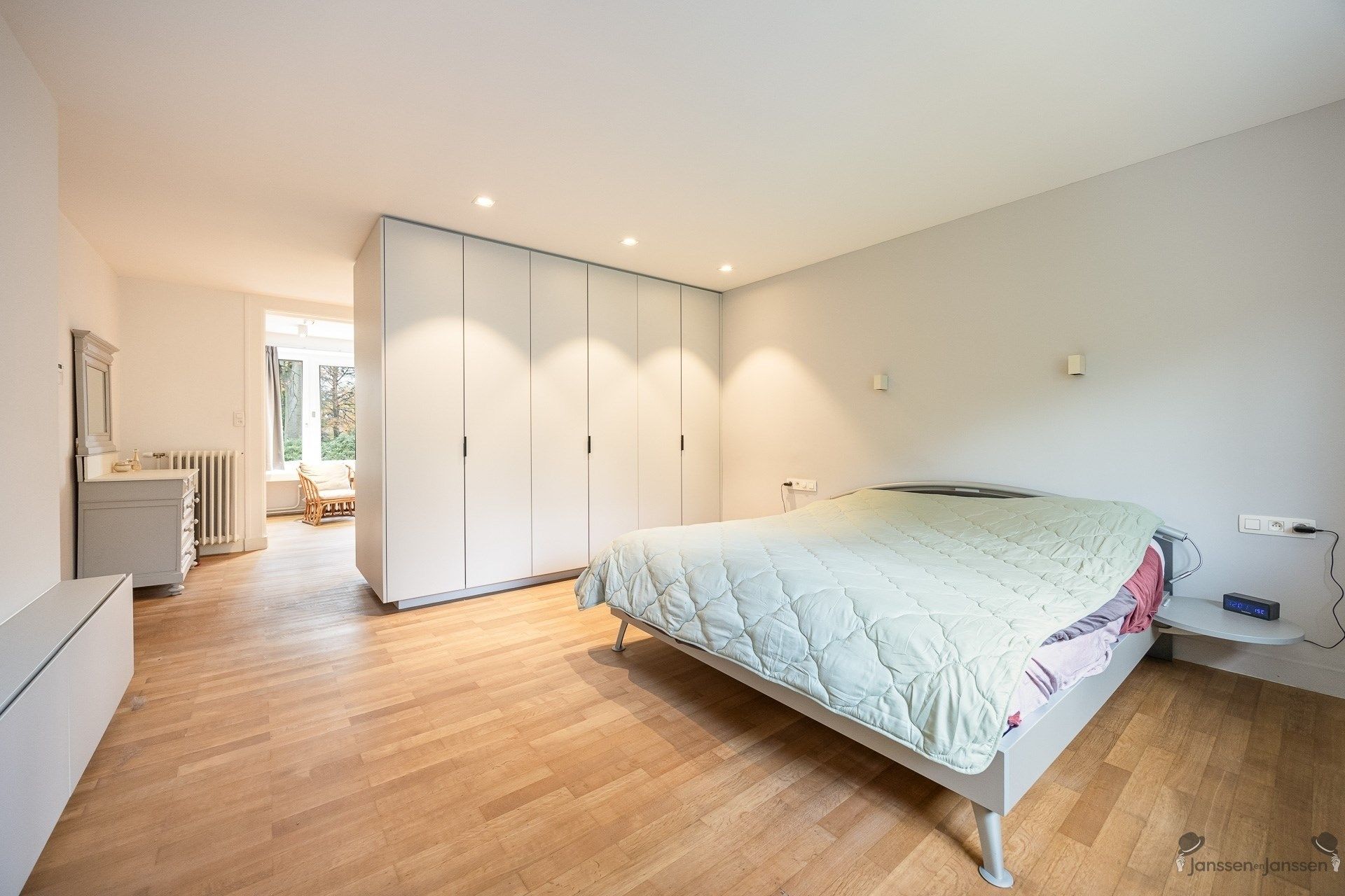 Exclusieve villa op 10.500 m² op residentiële toplocatie foto 18