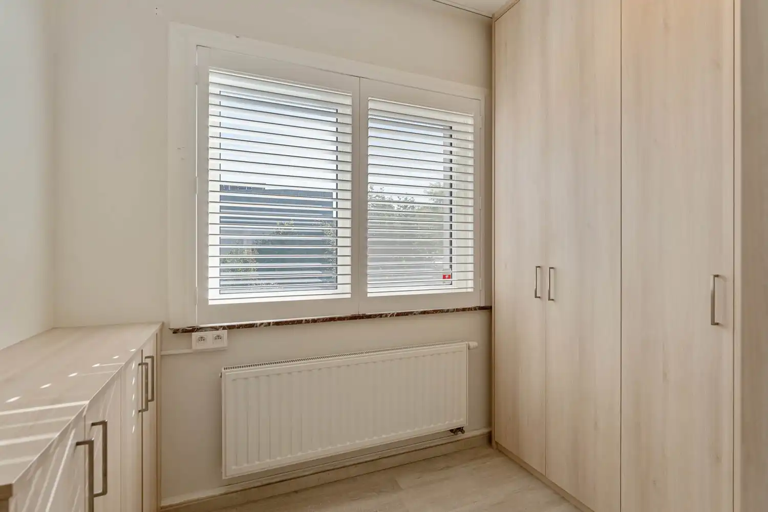 Gerenoveerde en energiezuinige(B-label) woning met 3 slaapkamers, 2 badkamers, een dressing, een garage met een oprit en een tuin nabij het station van Leuven! foto 22