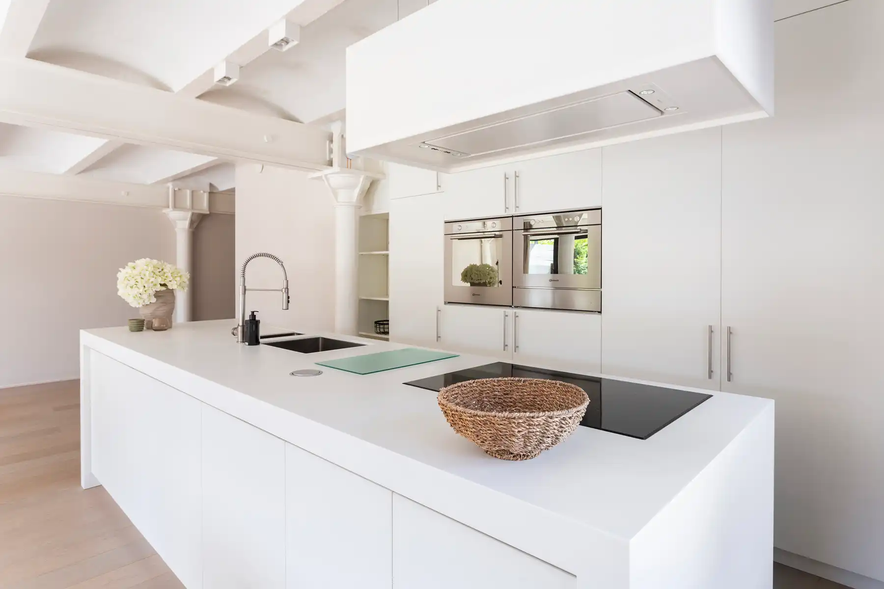 Lichtrijke loft met ruim terras, nabij het Eilandje foto 4