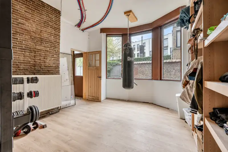 Karaktervolle interbellumwoning met loods nabij de Markt van Gavere foto 15