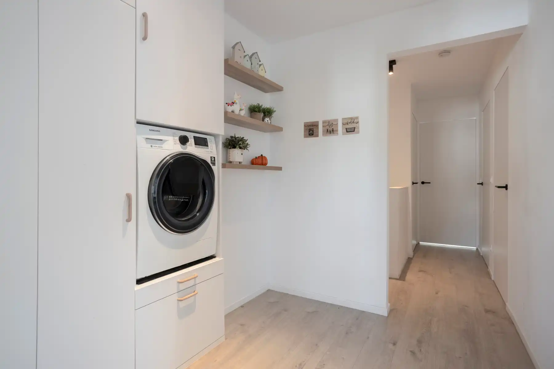 Volledig instapklare moderne halfopen woning in rustige wijk foto 14