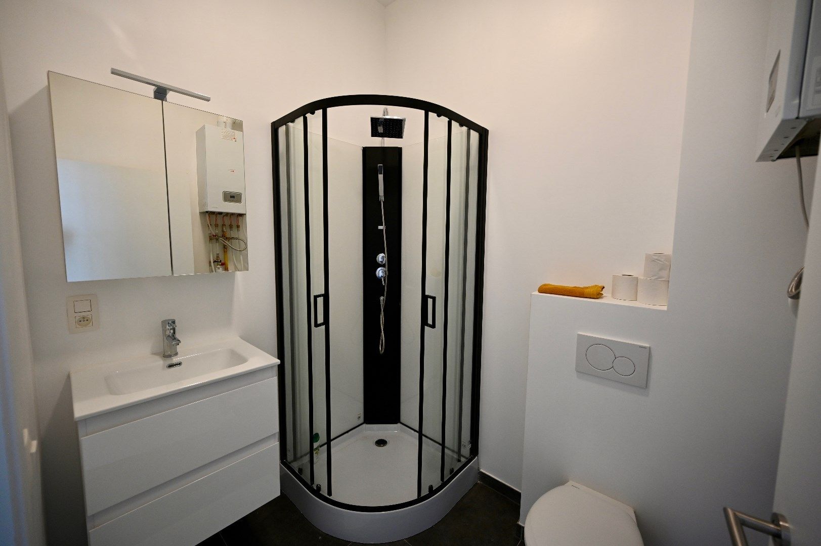 KNAP GERENOVEERD APPARTEMENT OP TOPLIGGING CENTRUM OOSTENDE foto 5