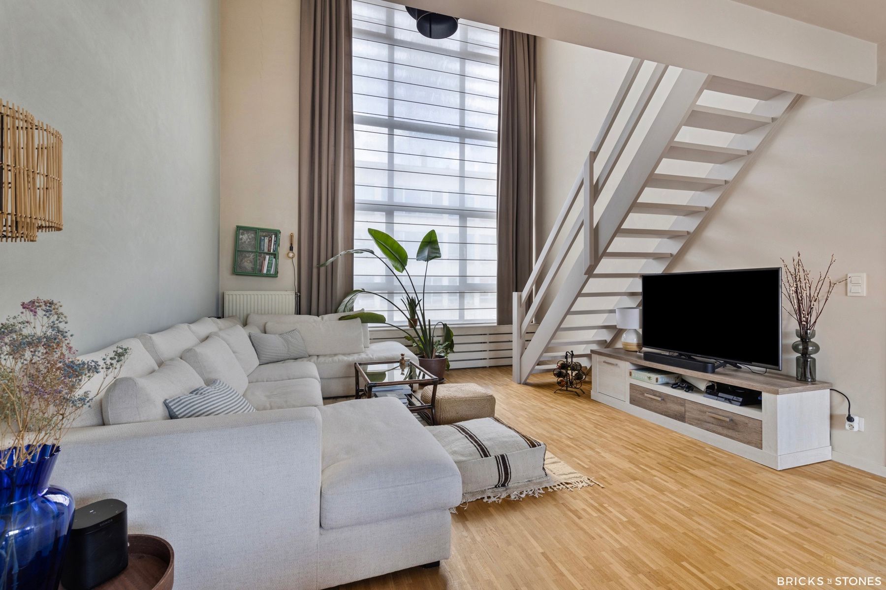 Stijlvol bemeubeld duplexappartement in Harmoniebuurt foto 2