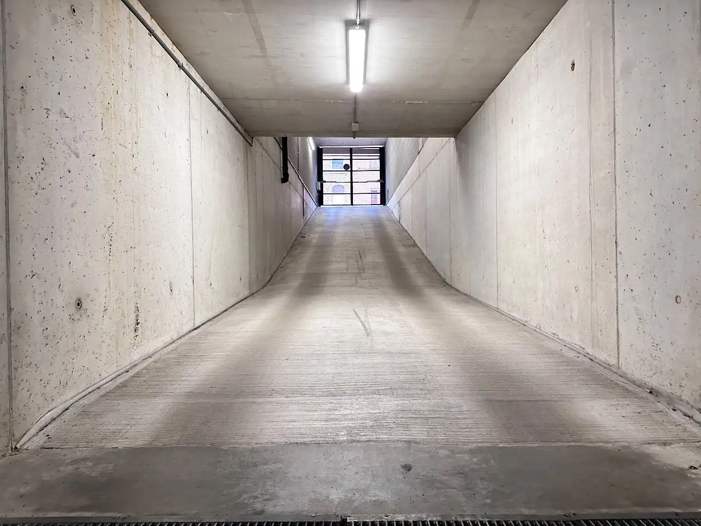 Veilige parkeerplaats beschikbaar in ondergrondse garage in Tongeren  foto 2