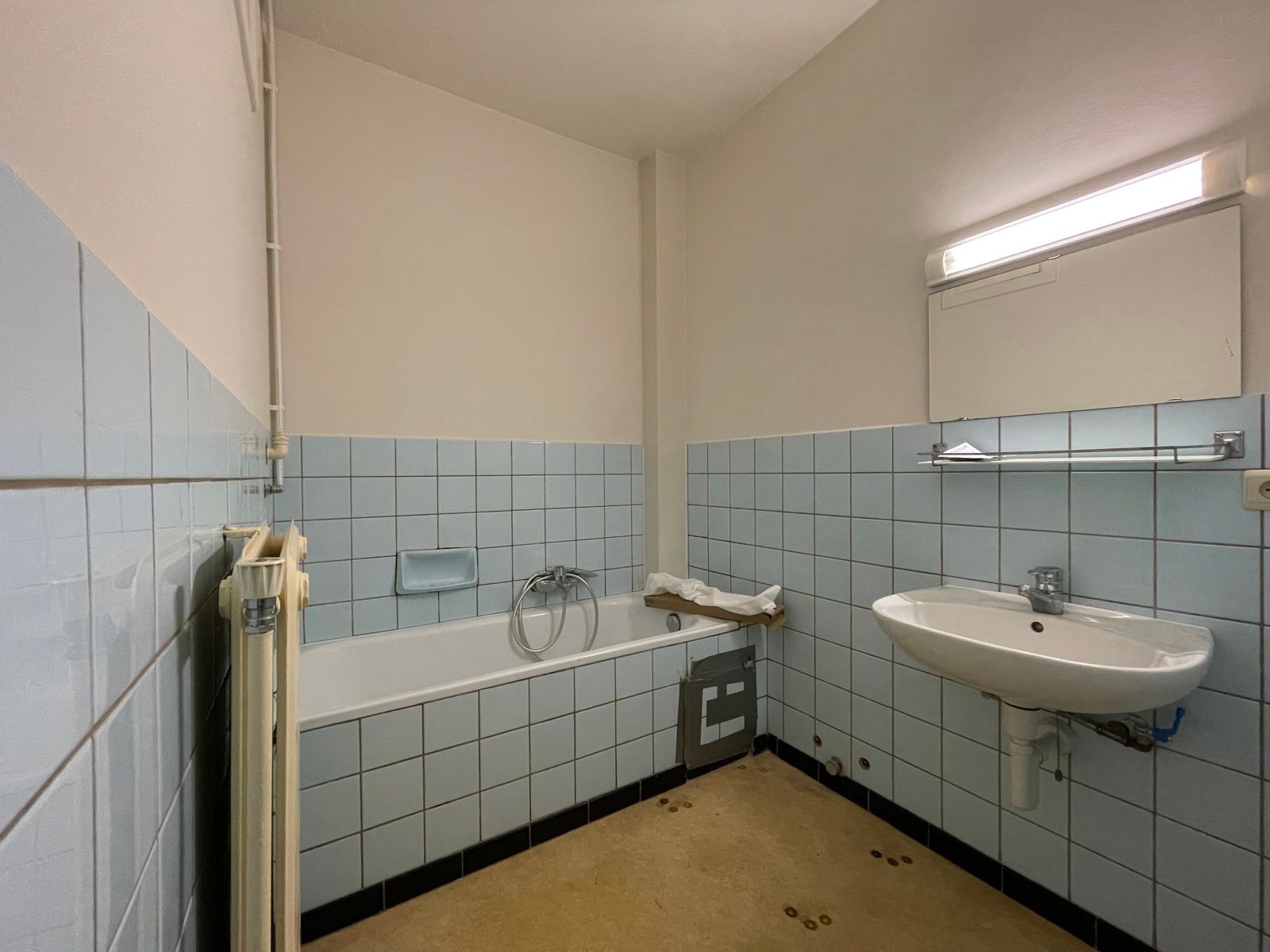 Ruim appartement 2 kamers en garage foto 11