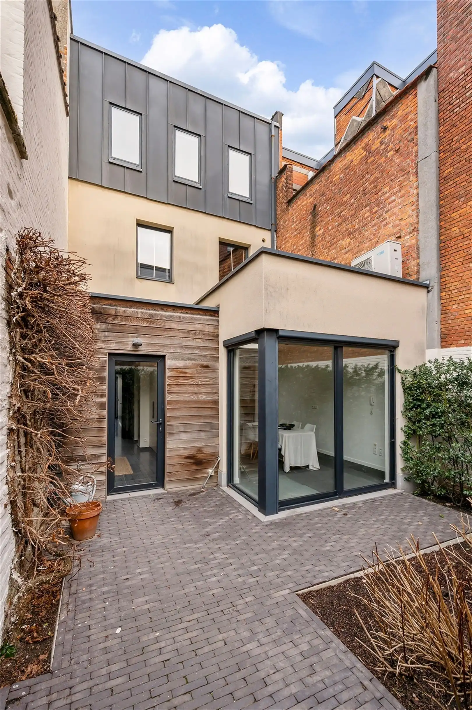 Uitzonderlijk herenhuis volledig gerenoveerd foto 14