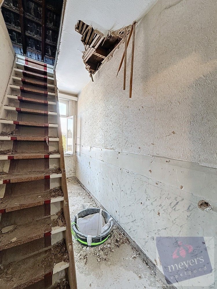 Te renoveren woning met goedgekeurde plannen in hartje Hasselt foto 12