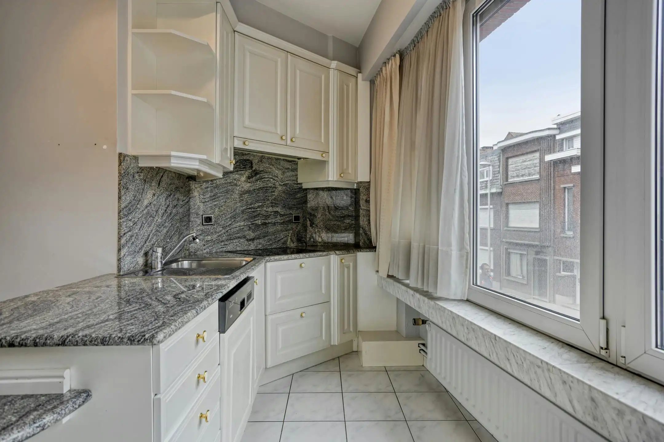 Zeer ruim huis in Boom met veel potentieel in Boom foto 7