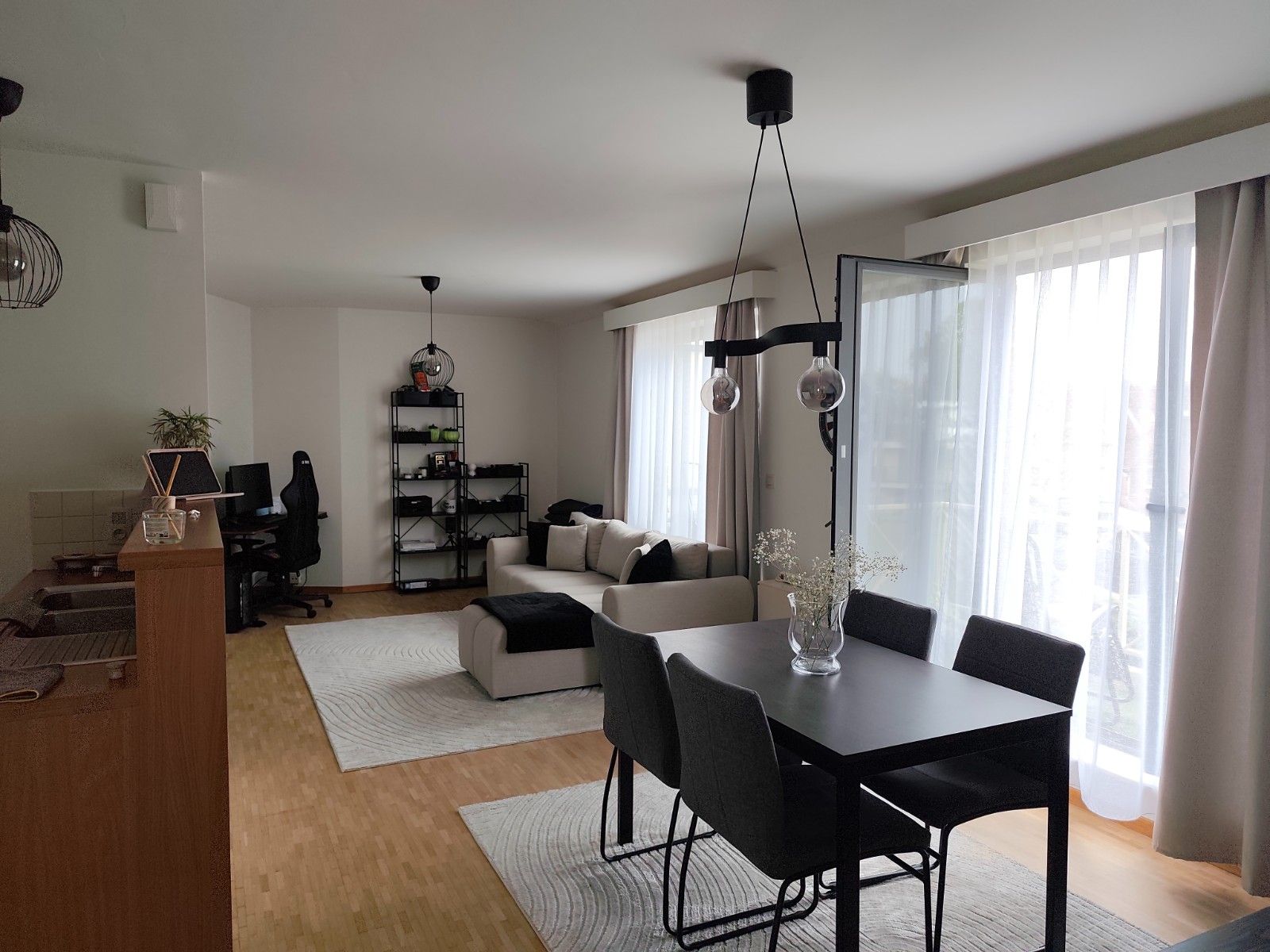 Lichtrijk 1-slaapkamerappartement in het centrum van Petegem foto 5