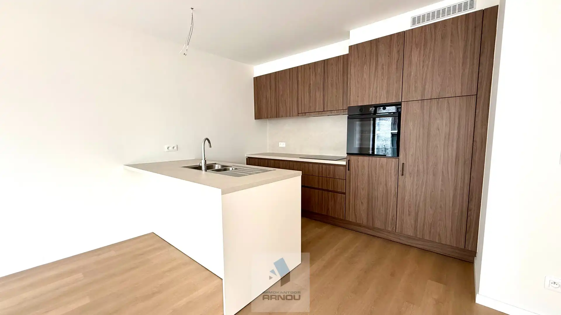Prachtig ruim nieuwbouwappartement met 2 slaapkamer en garage foto 7