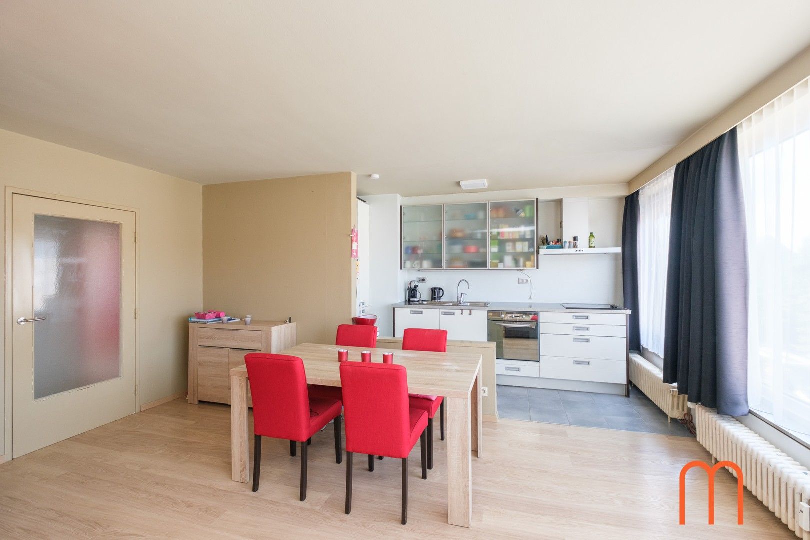 Appartement te koop in Oostende – Mariakerke | Volledig vernieuwd, verhuurd & met sterk rendement foto {{pictureIndex}}