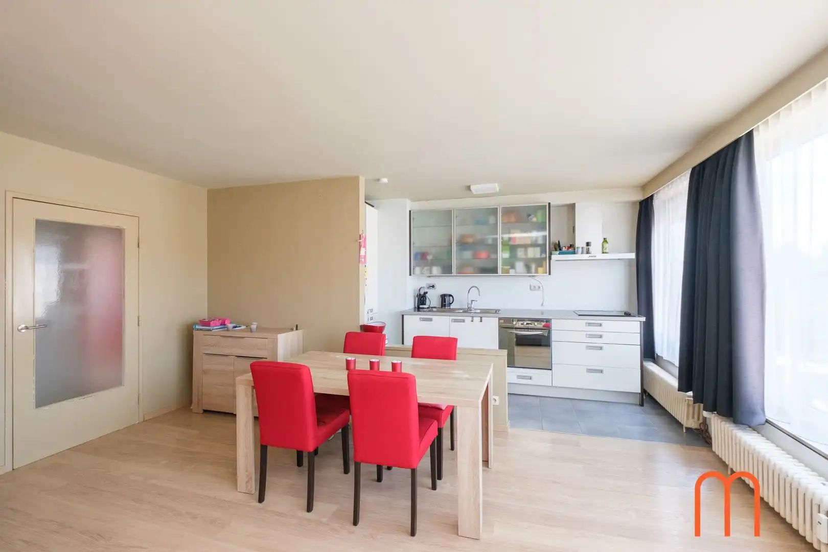 Appartement te koop in Oostende – Mariakerke | Volledig vernieuwd, verhuurd & met sterk rendement foto {{pictureIndex}}