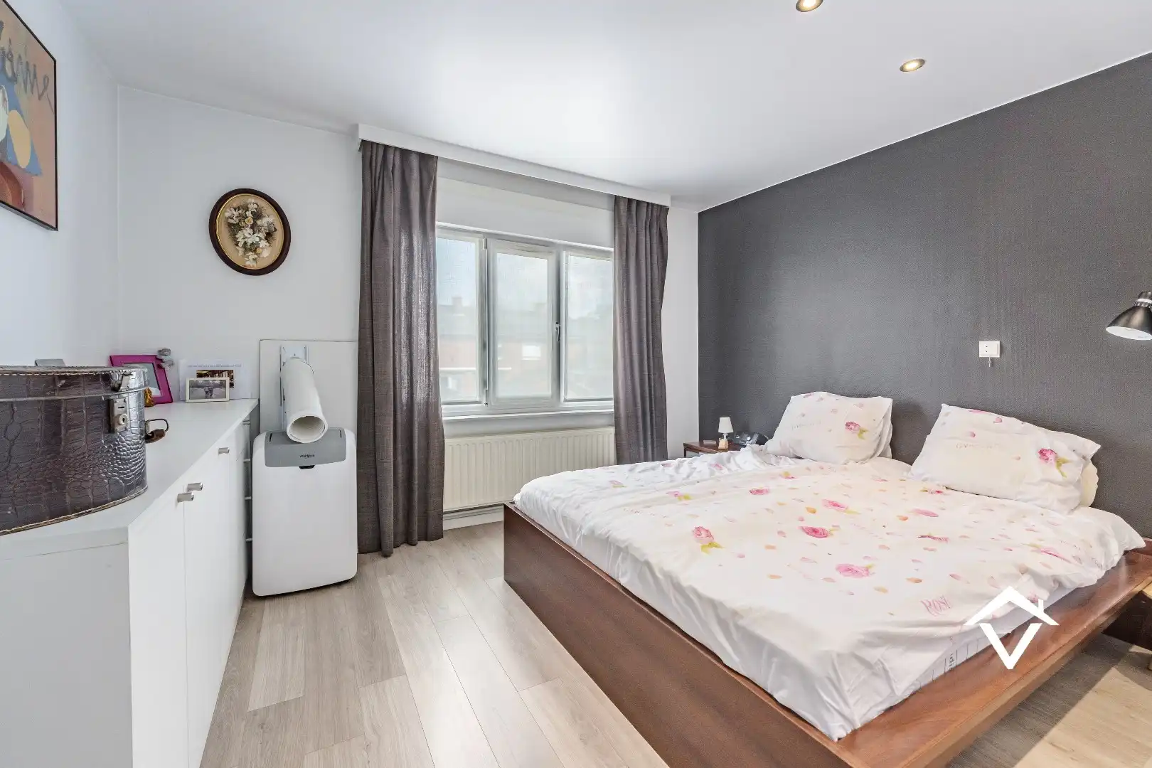 Recente halfopen bebouwing met 3 slaapkamers, garage en terras tuin foto 16