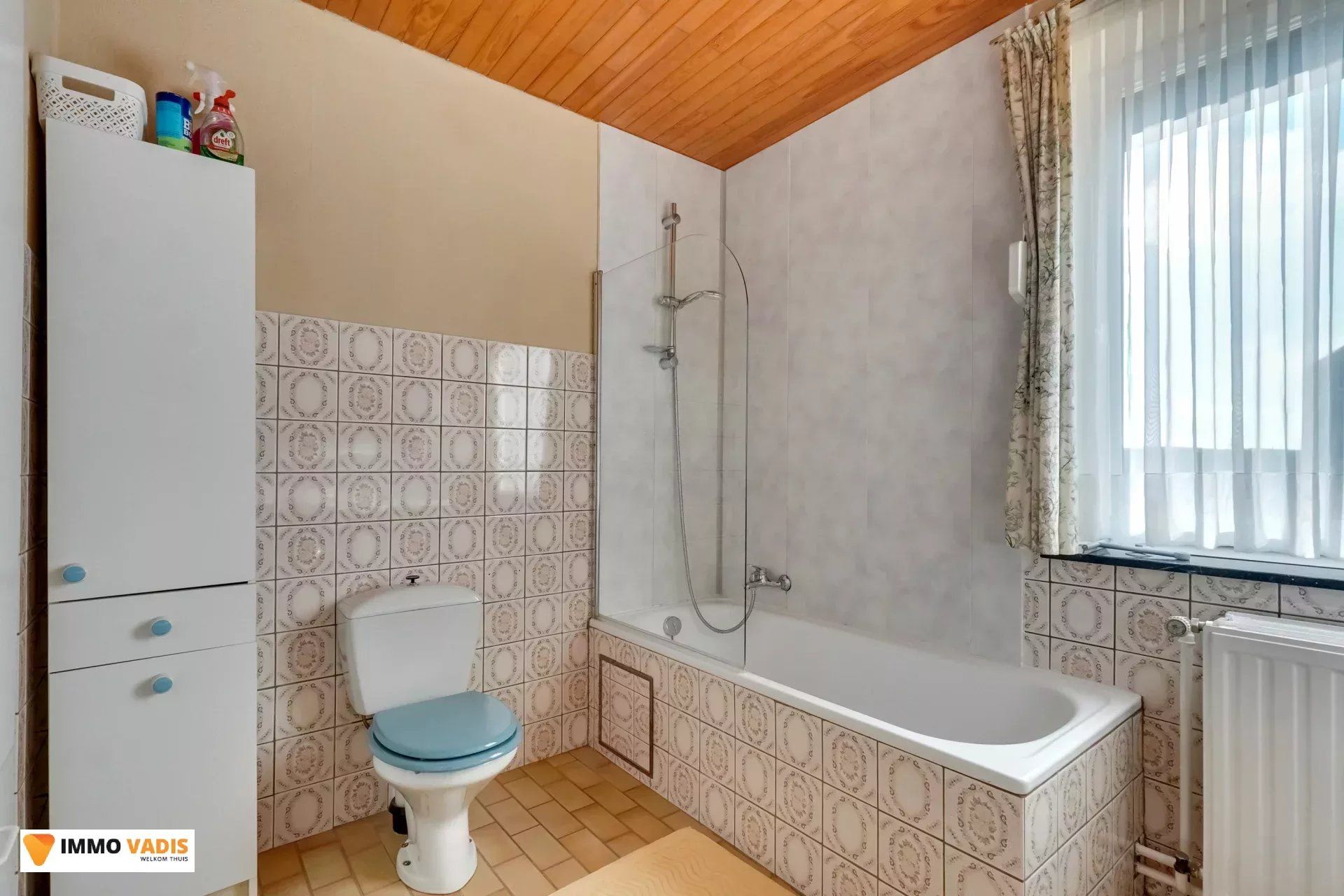 Ruime gezinswoning met drie slaapkamers en inpandige garage foto 12