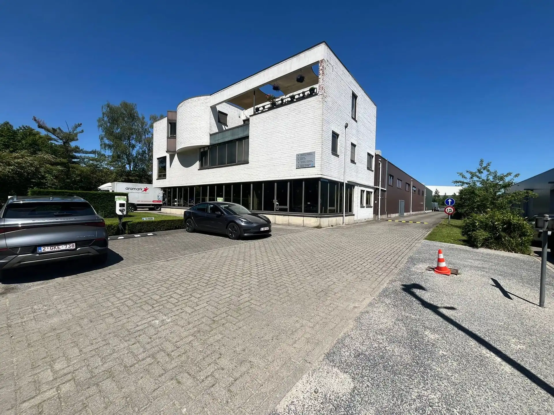 Bedrijfsgebouw in industriezone Wilrijk te koop foto 3