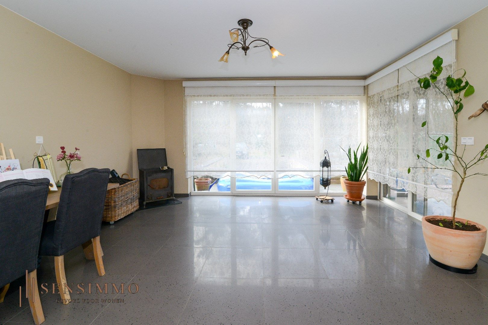 Ruime woning van 383m² bewoonbare oppervlakte met 6 slaapkamers – ideaal voor bedrijven en huisvesting van werknemers. foto 11