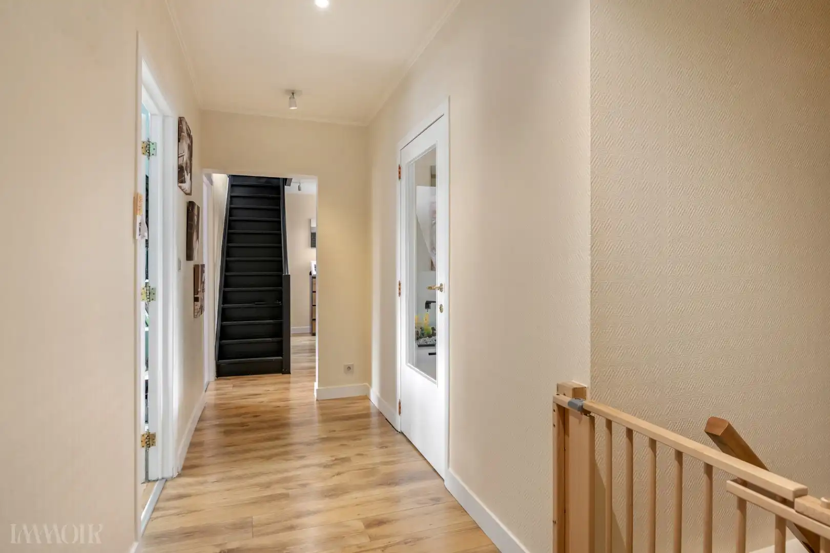 Veelzijdig commercieel pand met ruime woonst, terras en tuin. foto 10