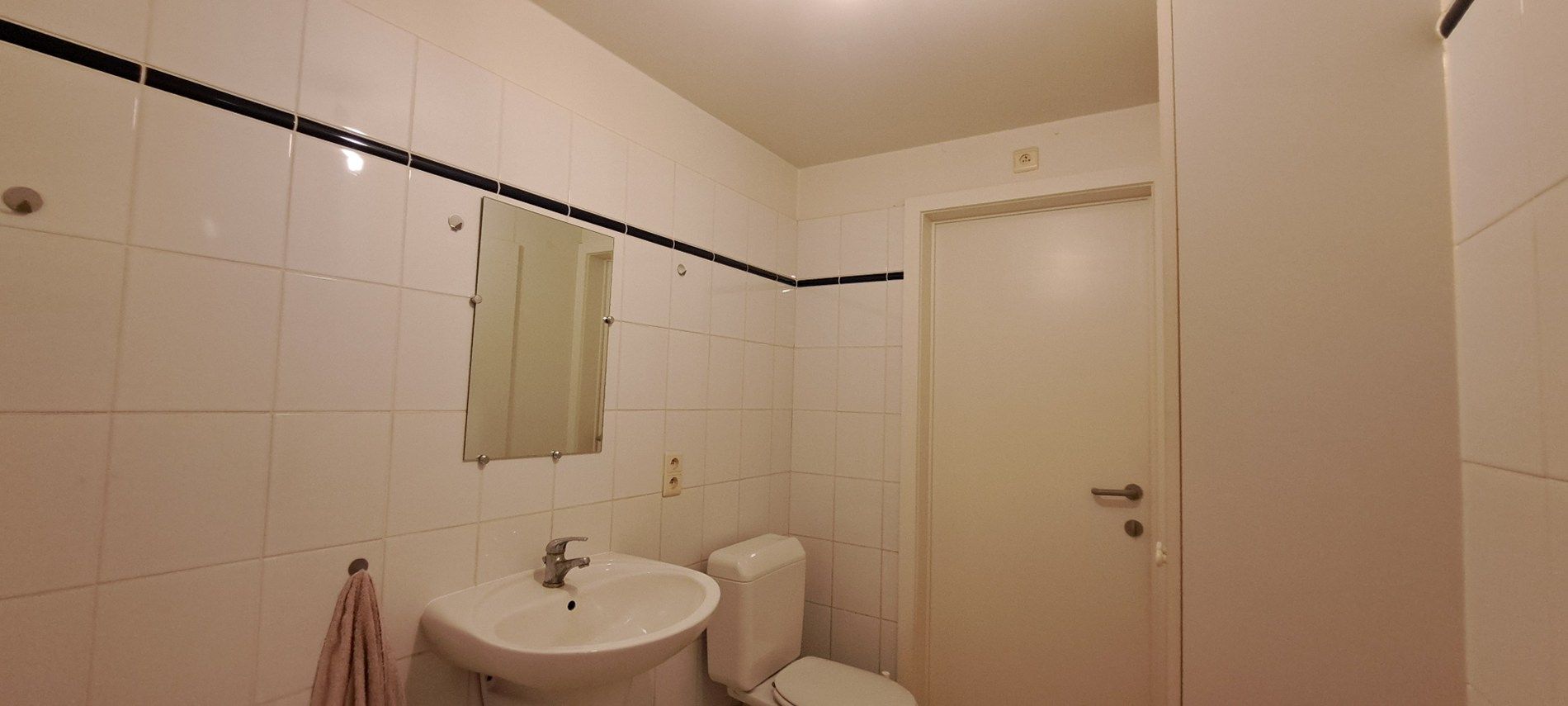 Ruim gerenoveerd duplex-dakappartement met 1 slaapkamer en mezzanine foto 12