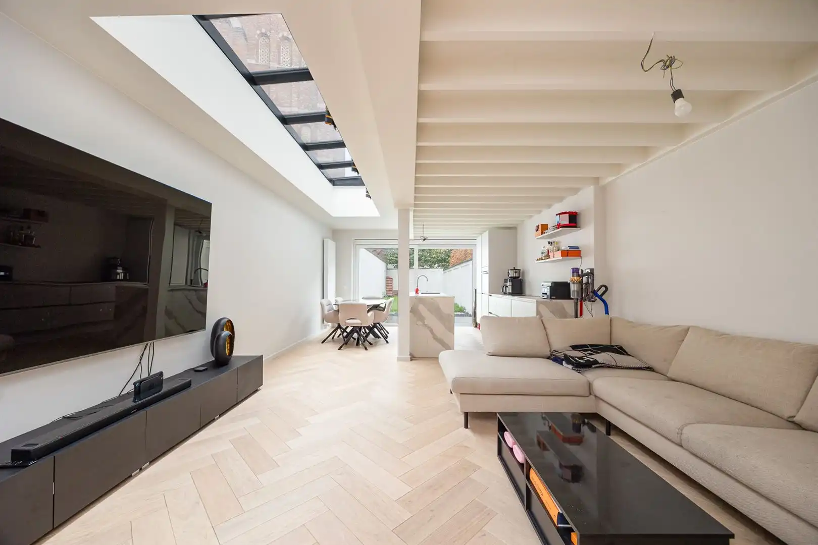 Woning met 2 gerenoveerde appartementen foto 2