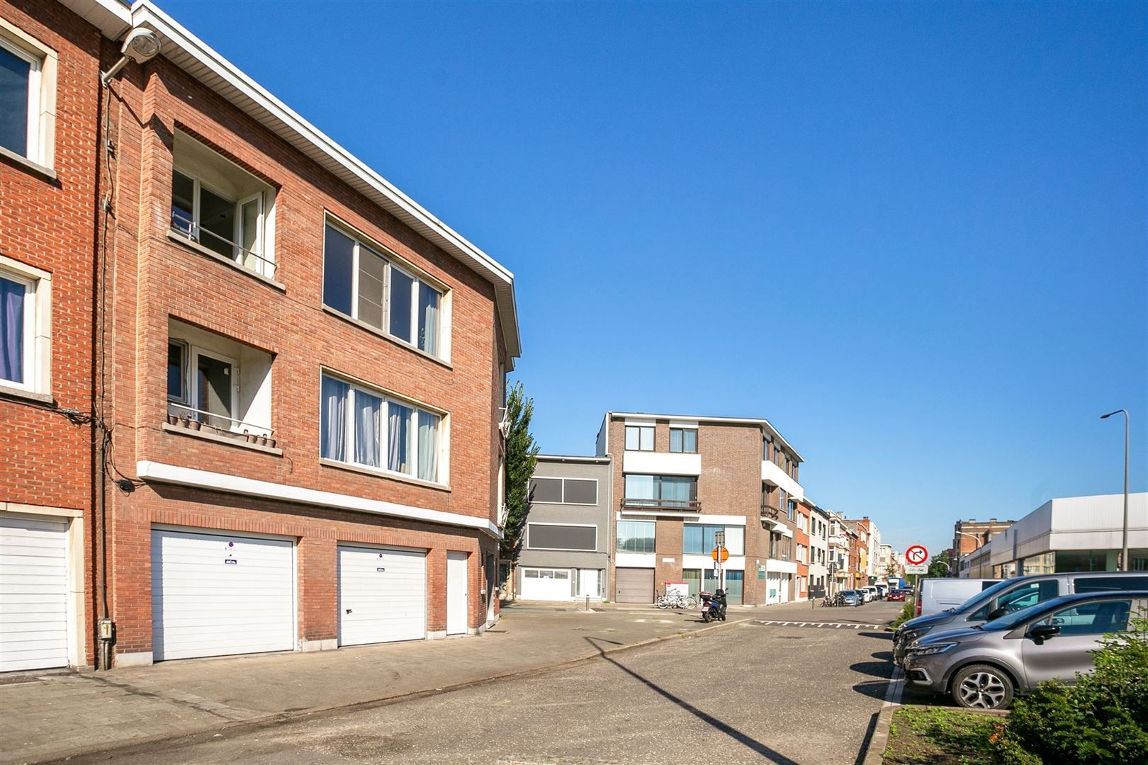 Gerenoveerd appartement met twee slaapkamers foto 15