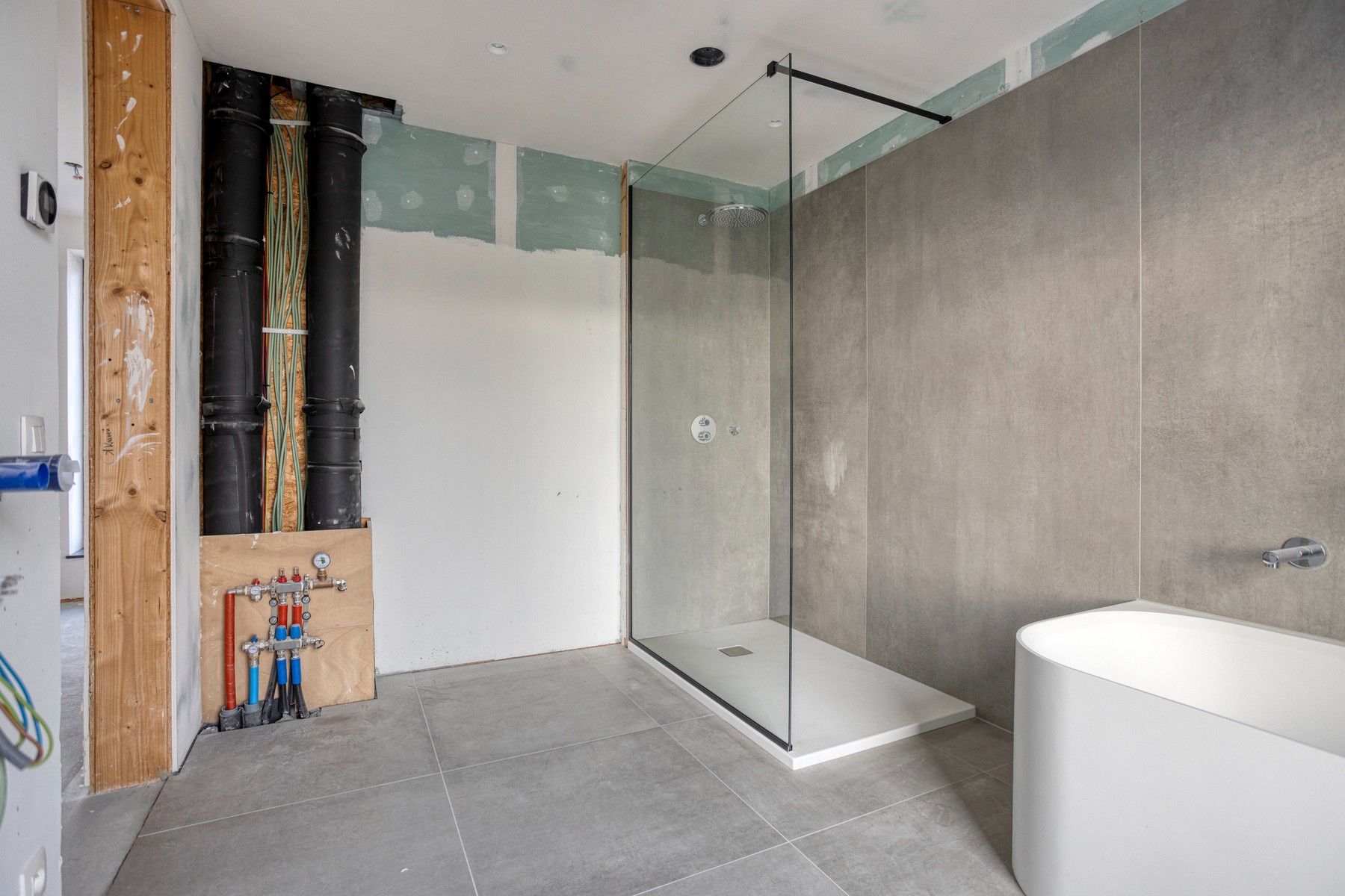 Moderne, af te werken woning op een perceel van 10a 58ca. foto 15