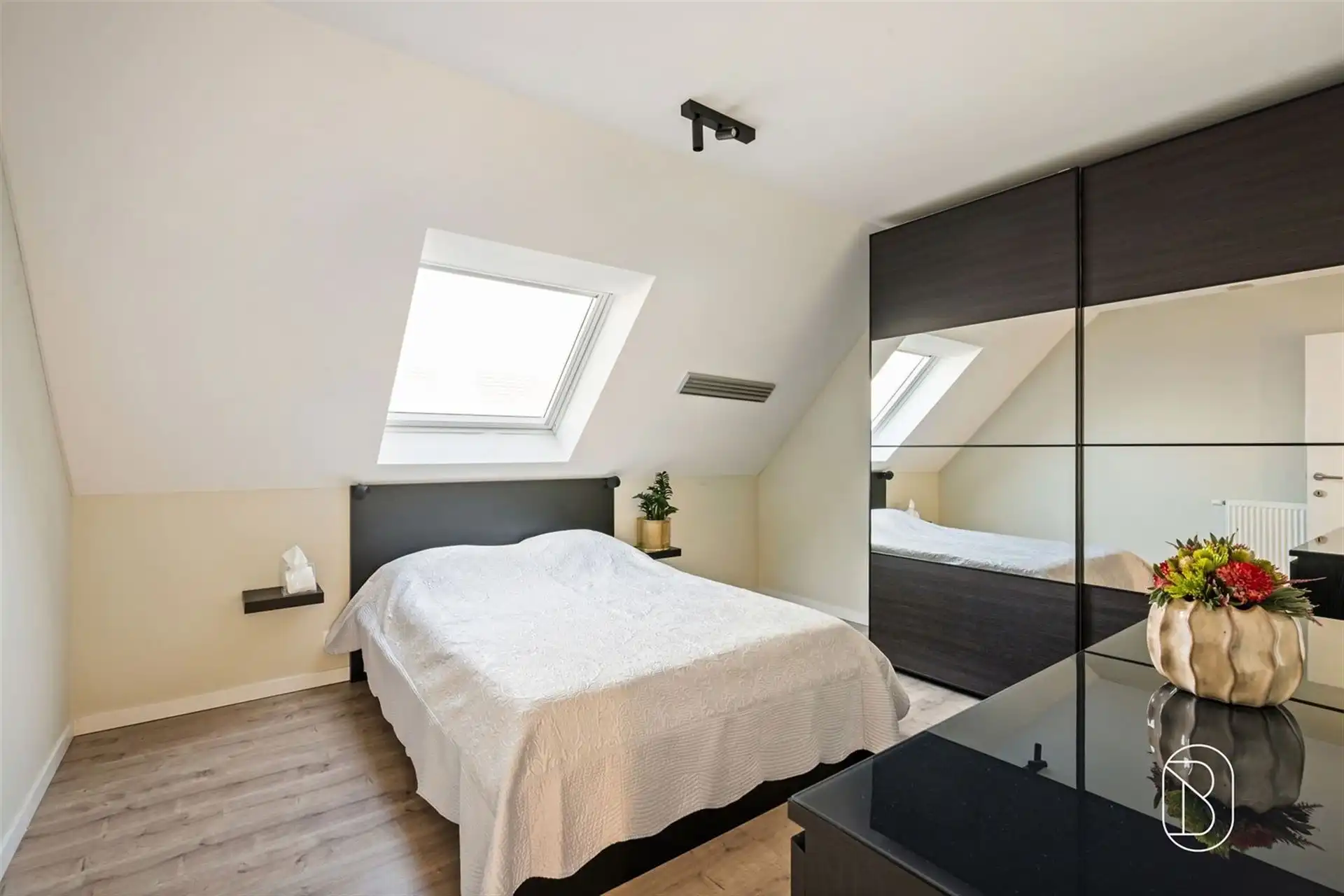 Recente en energiezuinige woning met 3 slk en garagebox foto 14