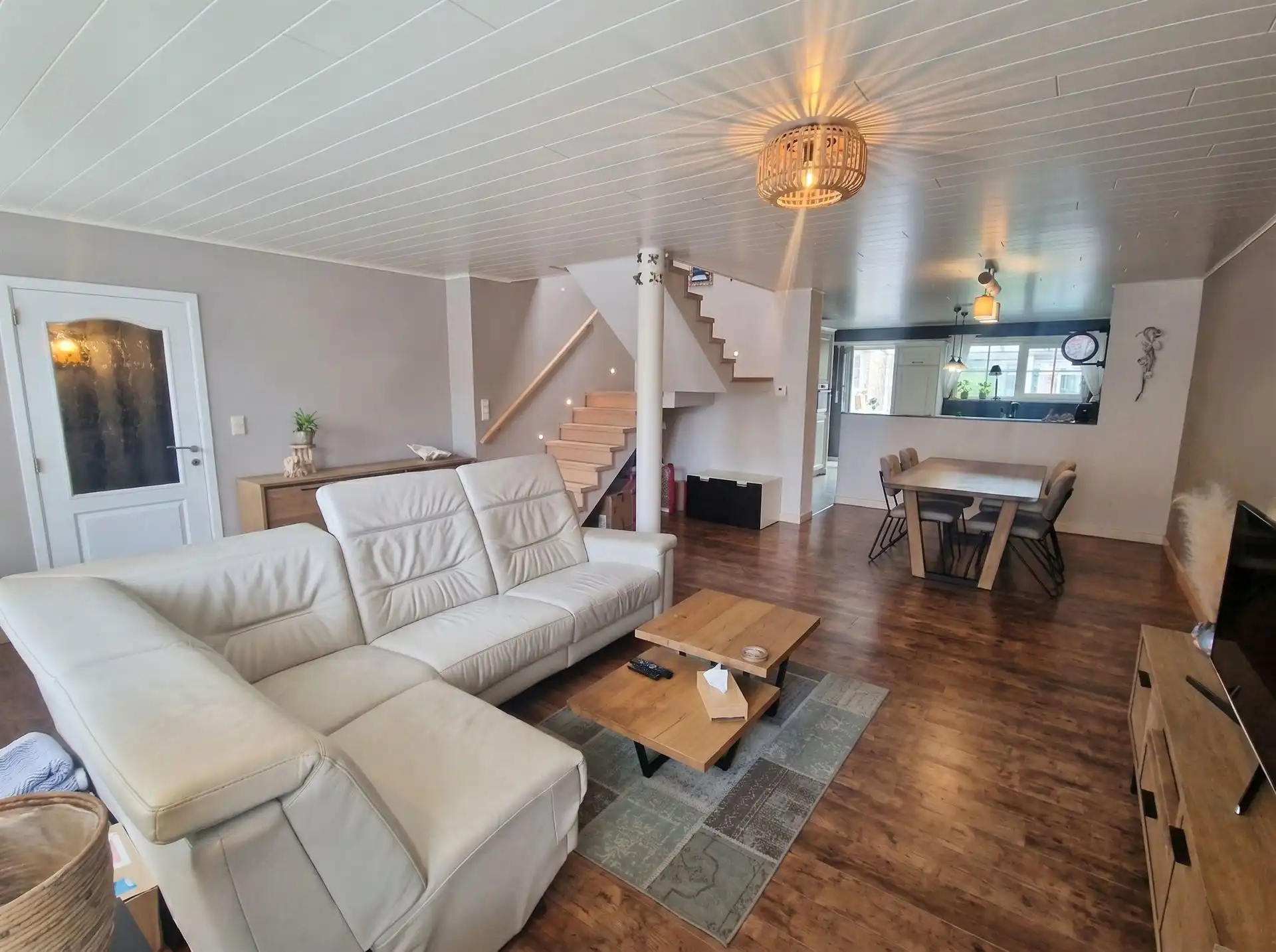 Instapklare, zeer verzorgde woning gelegen te Schriek, op de grens met Putte. foto 2
