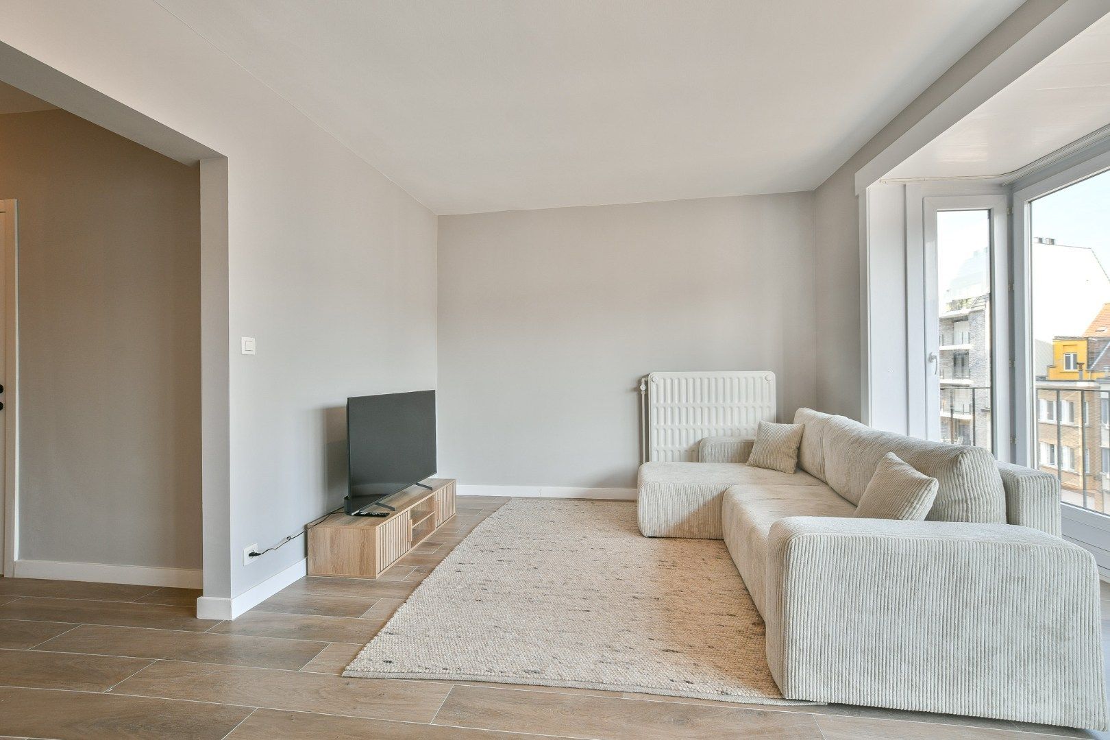 Gerenoveerd en bemeubeld 2-slaapkamerappartement op toplocatie te huur! foto 4