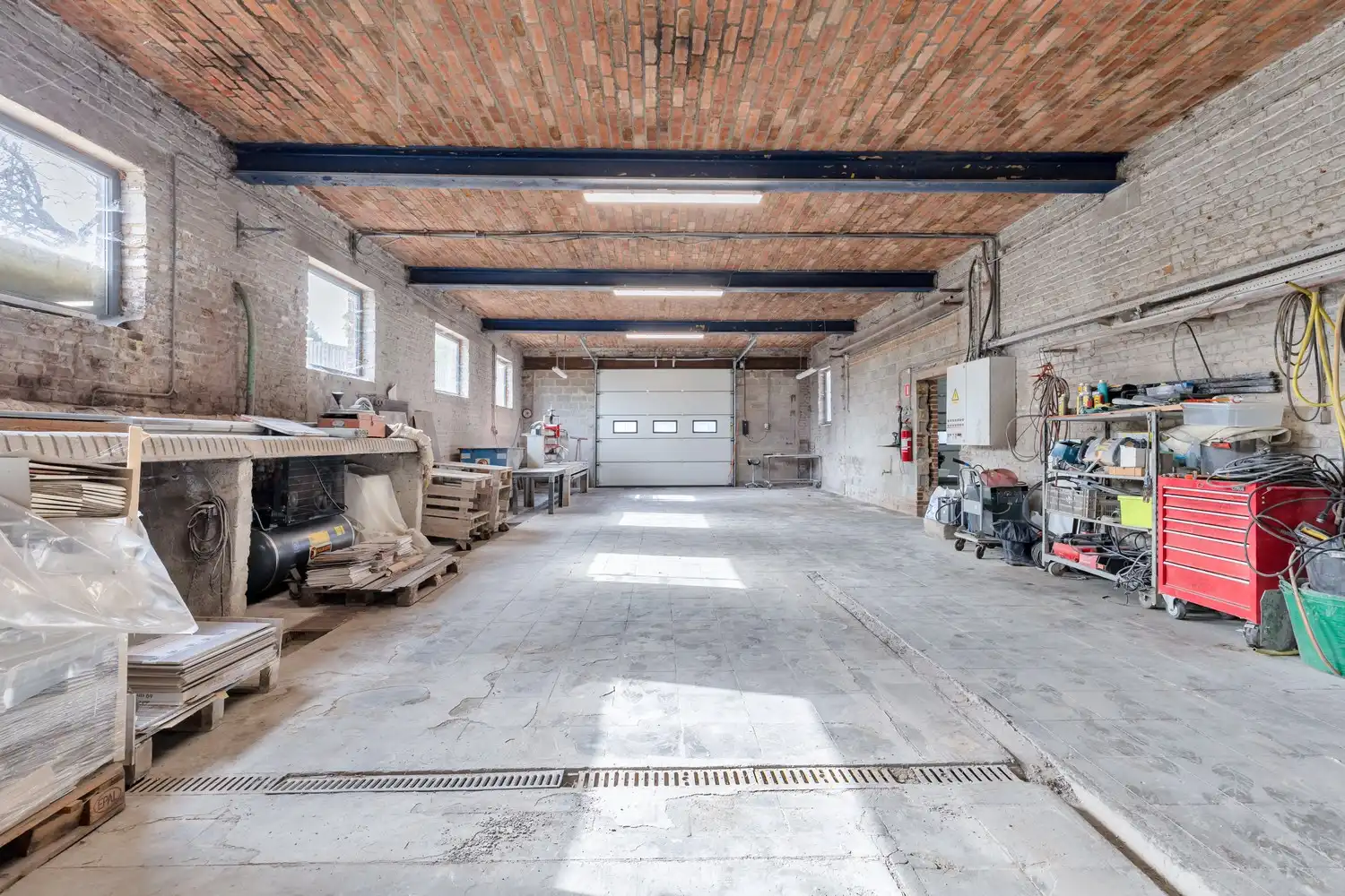 Unieke vastgoedopportuniteit! Ruim bedrijfscomplex met 2 appartementen en exclusief penthouse op 46a 55ca! foto 38