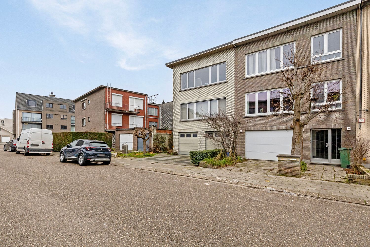 Rustig gelegen instapklaar appartement met 2 tot 3 slks, terras, tuin en inpandige garage met oprit. foto 3