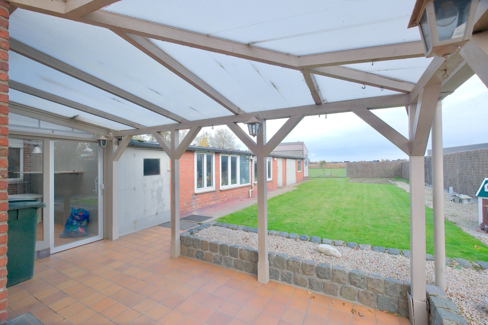 Rustig gelegen bungalow met 3 slpks en garage op 800 m²! foto 21